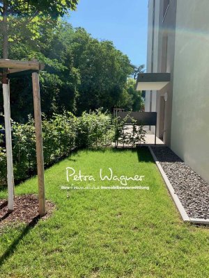 Mit eigenem Gartenglück: einziehen, genießen und aufblühen! Tolle 2-Zimmer-Wohnung mit TG