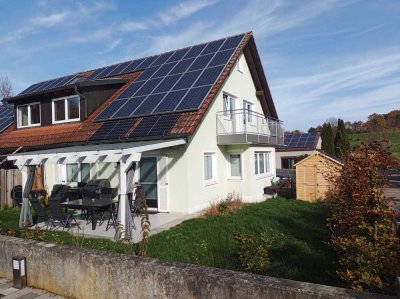 Familientraum - Sonnige Doppelhaushälfte mit Garten, Terrasse, Balkon, Garage und Stellplatz