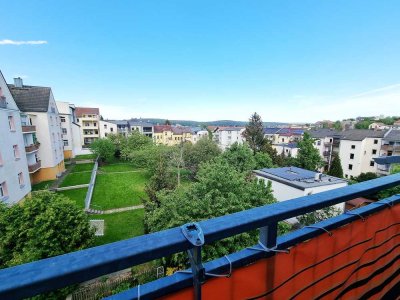 Bezaubernde DG-Maisonette-3-Zi.-Whg. Sanierter Altbau, ruhige Lage, gr. W-Blk. mit Weitblick