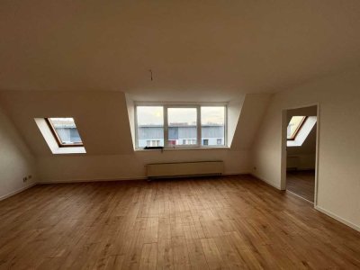 Wunderschöne renovierte 2-Raumwohnung im Dachgeschoss | Goitzschenah