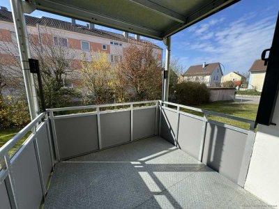 Renovierte 3 -Zi. ETW, Hochparterre, ca. 87 m² Wfl., Balkon, Kelleranteil, 1 KFZ-Stellplatz