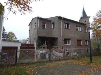 Historisches Wohnhaus mit 2 WE, voll unterkellert