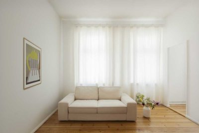 Sofort bezugsfreie Altbauwohnung in wunderschöner Straße im Samariterviertel