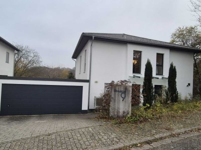 3 -Zimmer-Wohnung mit  Balkon in ruhiger Lage im Grünen