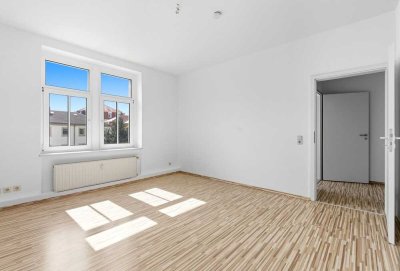 Helle 4-Raum-Wohnung mit Stellplatz in Dresden-Cotta!