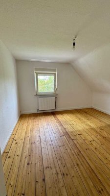 Schöne 3-Zimmer Dachgeschoss Wohnung