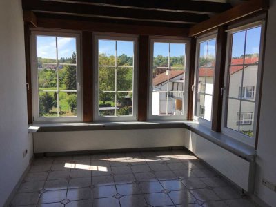 Helle Dachgeschosswohnung im Zentrum von Elsenfeld