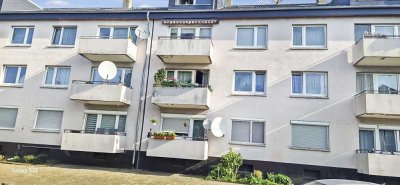 tolle Kapitalanlage: 2 Zimmer Wohnung & 2 Garagen im Paket