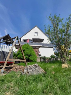 Einfamilienhaus mit Traumaussicht ruhig +FEWO Garten Garage Eifel + WALDNÄHE