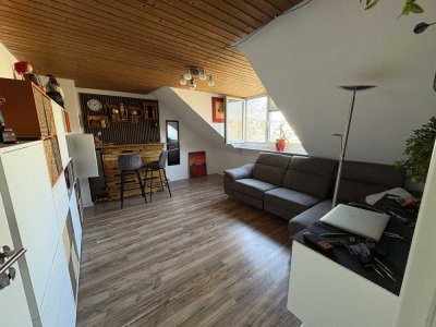 Attraktive 3,5-Zimmer-Dachgeschosswohnung – WG-geeignet und nahezu möbliert