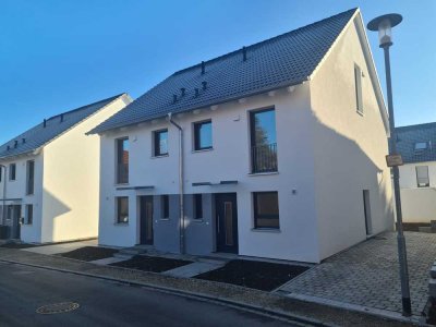 Erstbezug! Moderne & energieeffiziente Doppelhaushälfte (KfW 55)