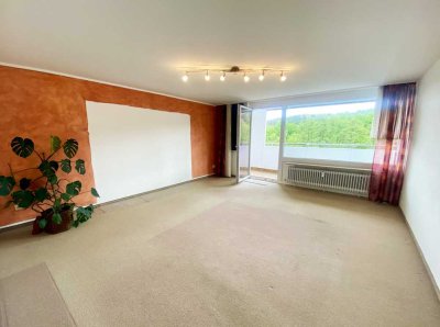 Toll geschnittene 3,5-Zimmer-Wohnung in Bayreuth mit Schwimmbad u. Sauna im Haus! Sofort frei!