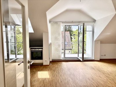Ihr ruhiger Rückzugsort im Grünen – Dachgeschossflair in Forstenried
