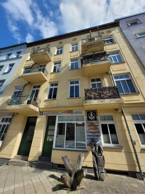 KTV-Whg. im DG: Laminat, Wohnkü. & EBK, Wannenbad, Gem-Garten