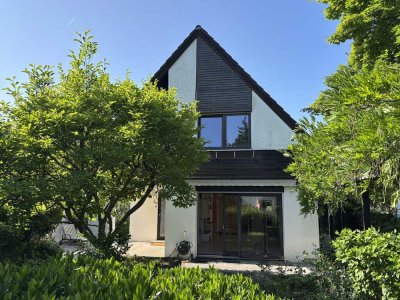 Provisionsfrei - Freistehendes Einfamilienhaus in hervorragender Wohnlage