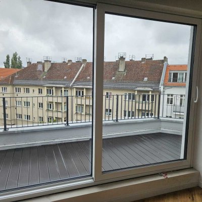 Große, helle 4 Zimmer Wohnung mit offenem Wohnbereich - Neu ausgebaut