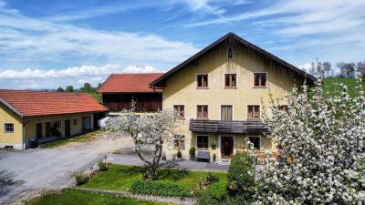 Nahezu Alleinlage! Traditioneller Dreiseithof am Stadtrand - ländlicher Charme und viel Raum