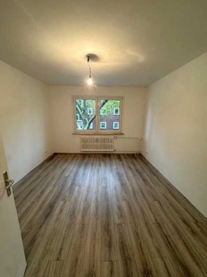 Frisch renovierte 3-Zimmer-Wohnung mit Balkon!