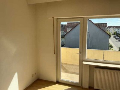 Schöne helle 2 Zimmer- Wohnung mit Balkon in Obertshausen