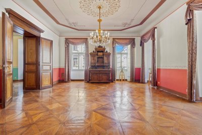 Repräsentativer Altbau mit eigenem Garten - Am Stadtpark gelegen -