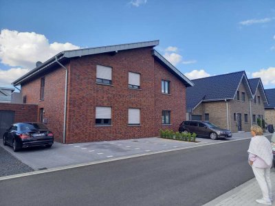 Ansprechende 3-Zimmer-EG-Wohnung mit Einbauküche, Garten und zwei Stellplätzen in Gangelt