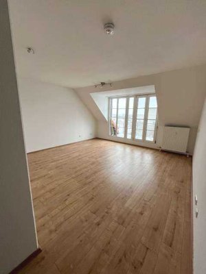 Helle und freundliche Maisonette Wohnung mit Balkon