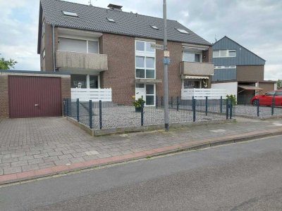 3 Zimmer Erdgeschoss Wohnung komplett neu renoviert ( Erstbezug )