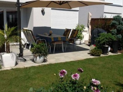 Großzügige DHH in bester Lage mit Südterrasse und kleinem Garten