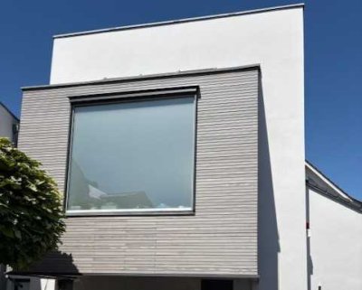 von privat: Modernes 3 Zimmer-Haus in Bonn-Ückesdorf mit großer Dachterrasse