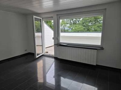 *** Tolle 3 ZKB-Wohnung mit Dachloggia ***