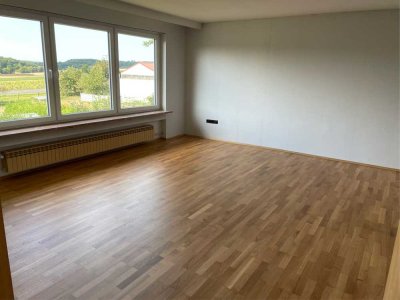 Top-sanierte 5 Zimmerwohnung mit tollem Blick ins Grüne