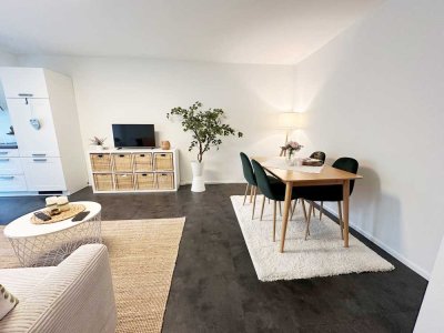 Helle, renovierte 2 ZKB mit Einbauküche, Fahrstuhl und Balkon in ruhiger Lage! Gut vermietet!!!