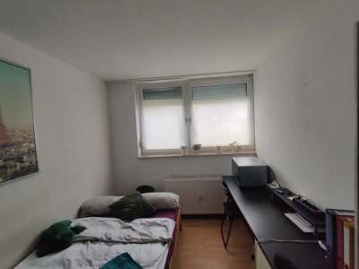 Helle Souterrain Wohnung Nähe Uni