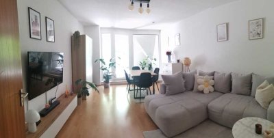 Schöne 2-Zimmer-Wohnung mit Balkon und Einbauküche im Zentrum