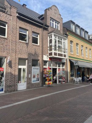Exklusive, 2-Zimmer-Wohnung mit Wintergarten & Dachterrasse