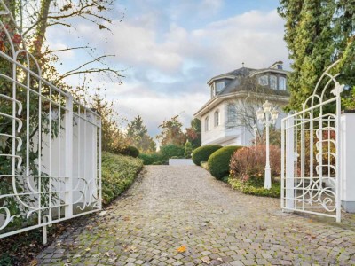 Familienglück in seiner schönsten Form – exklusive Villa mit beeindruckender Architektur in Igel