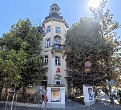 Charmante Altbauwohnung im sanierten Denkmal - 5 Zimmer, 139 m² im Erdgeschoss