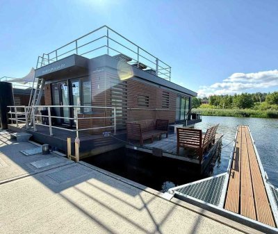 Abtauchen vom Alltag - Hausboot am Bärwalder See zu verkaufen!