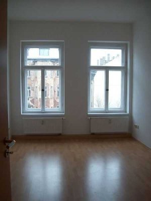2 Zimmer WG geeignet KARLI ab 01.11 mit Balkon