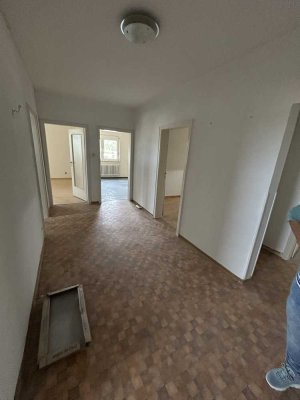Geschmackvolle Wohnung mit vier Zimmern in Tübingen