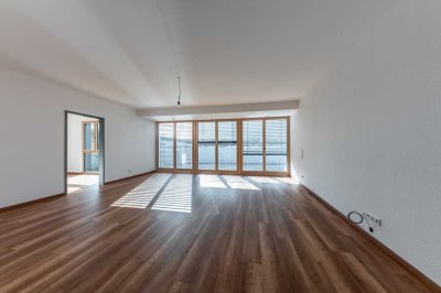 Helle, große Wohnung mit Blick ins Remstal! Wohnen und Arbeiten in sensationellem Klima.