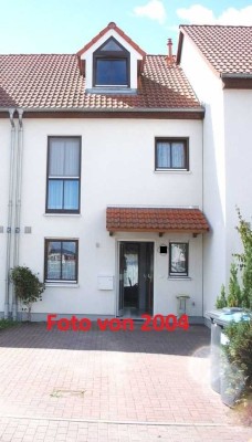 Gepflegtes Reihenmittelhaus in Falkensee (4 Zimmer, Garten und PKW-Stellplatz)