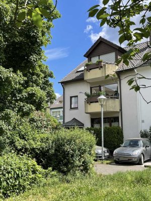 Ein- bis Zweiparteienhaus an Grünanlage gelegen in ruhiger zentraler Wohnlage von Neu-Isenburg