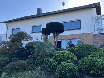 WOHNEN - HÖHENLAGE SACKGASSE - ARBEITEN - ANLAGE - VERMIETUNG - 2-FAM. HAUS - WEITERE PLATZRESERVE