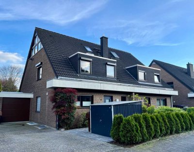 Sehr gepflegte Doppelhaushälfte mit gehobener Innenausstattung, Photovoltaikanlage in Neuss