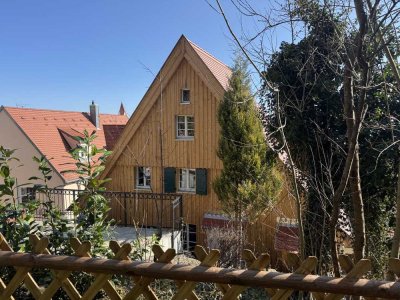 Stilvolle Altbauwohnung mit modernem Komfort in zentraler Lage