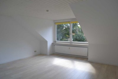 Courtagefrei: Schöne helle Einzimmer-Wohnung in Groß Borstel