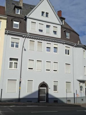 Charmante 2 ZKB-DG-Wohnung  im Herzen von Bornheim