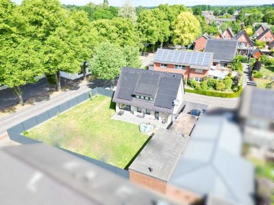 Provisionsfrei! Modernes Einfamilienhaus mit großem Garten und stilvollem Ambiente in ruhiger Lage