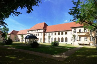 BEZUGSFREI! „Ludwig-Hoffmann-Quartier“:  Stilvolle 4-Zimmer-Wohnung mit Balkon